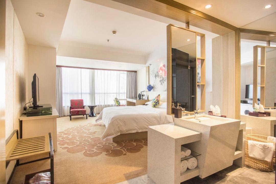Paco Hotel Beijing Road Pedestrian Street Tuanyida Metro Guangzhou Exteriör bild